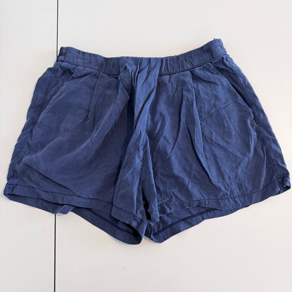 Lululemon Spring Break Away Shorts Blue Size 8 Pleated Back Zip Pockets